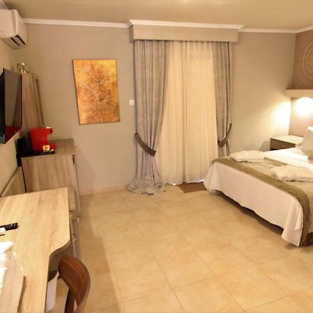 Hotel Mallas Nea Kallikrateia Экстерьер фото